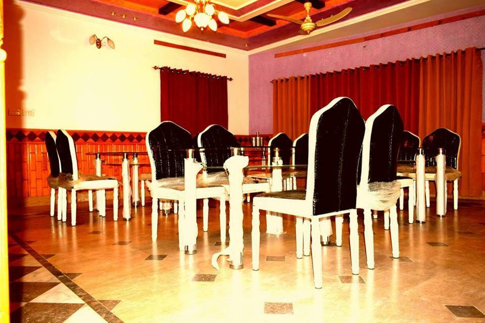 Royal Emirates Residence Abbottabad Esterno foto