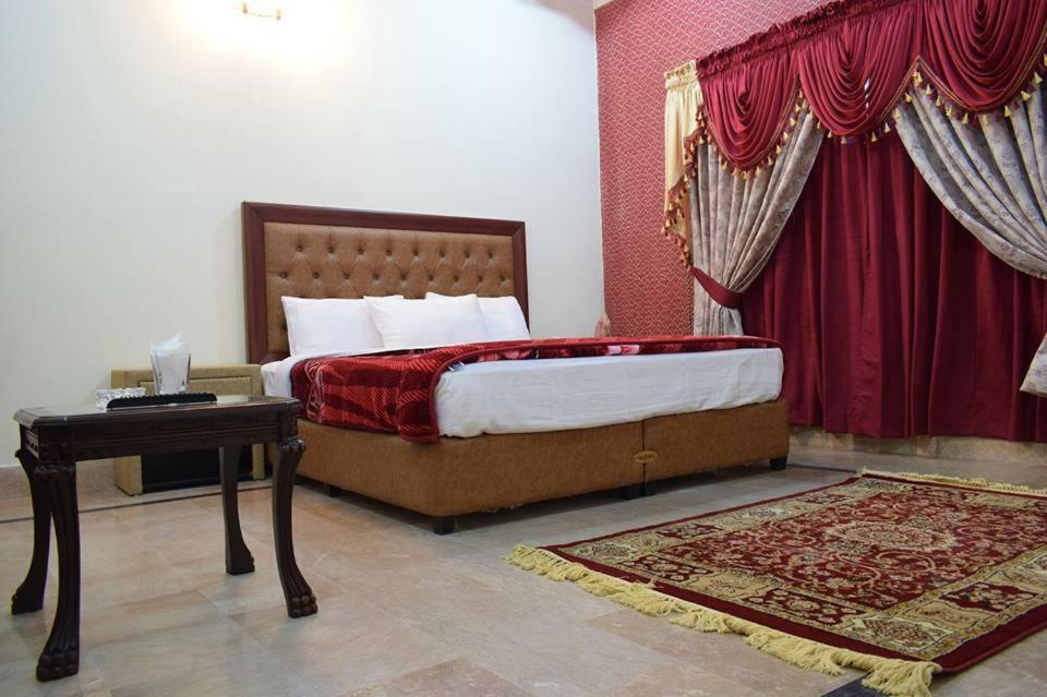 Royal Emirates Residence Abbottabad Esterno foto
