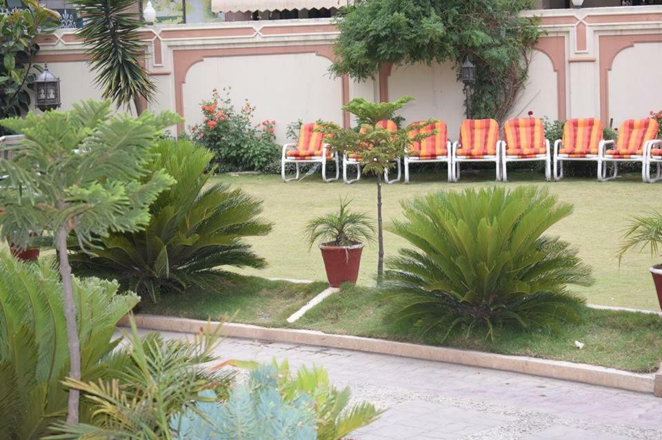 Royal Emirates Residence Abbottabad Esterno foto