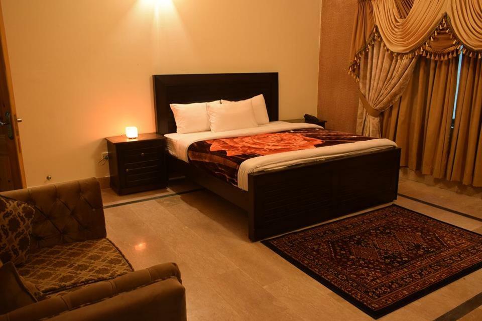 Royal Emirates Residence Abbottabad Esterno foto