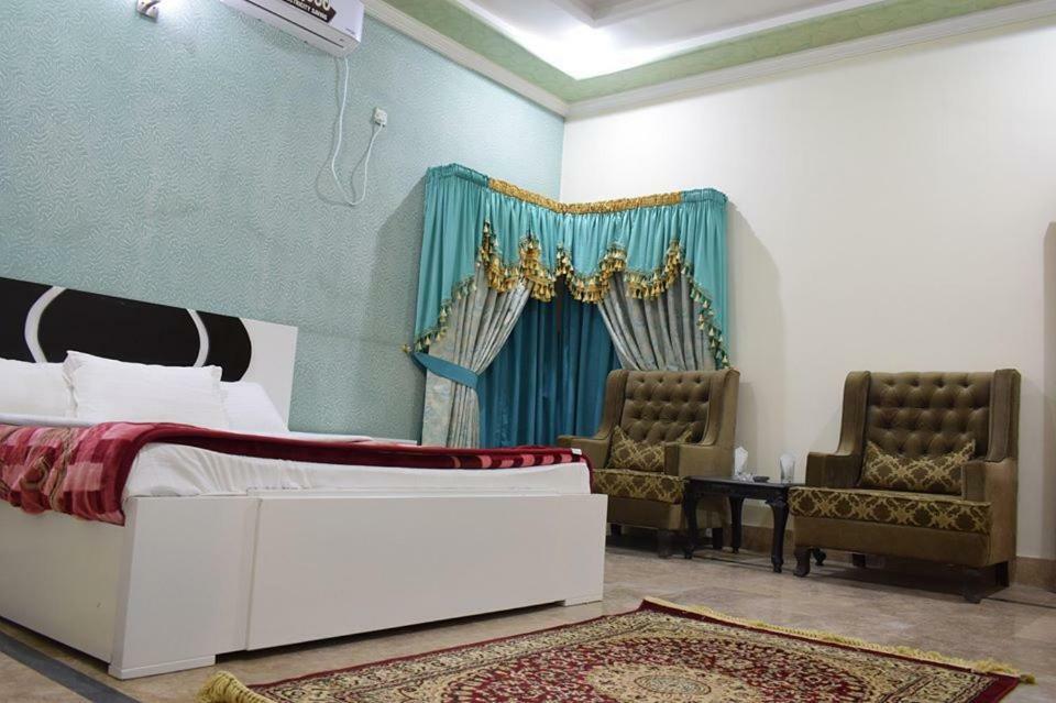 Royal Emirates Residence Abbottabad Esterno foto